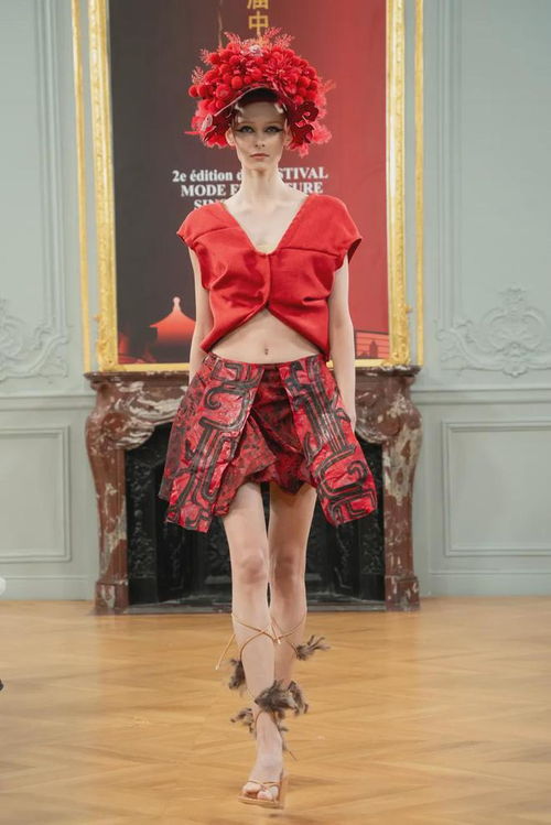 綻放巴黎 陜西旅游集團攜 周原衣語 以時尚手法展示三千年中國之美